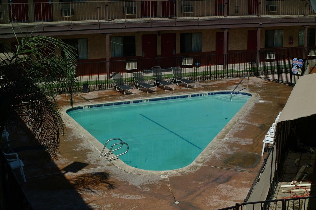 Best Economy Inn & Suites Bakersfield Exteriör bild