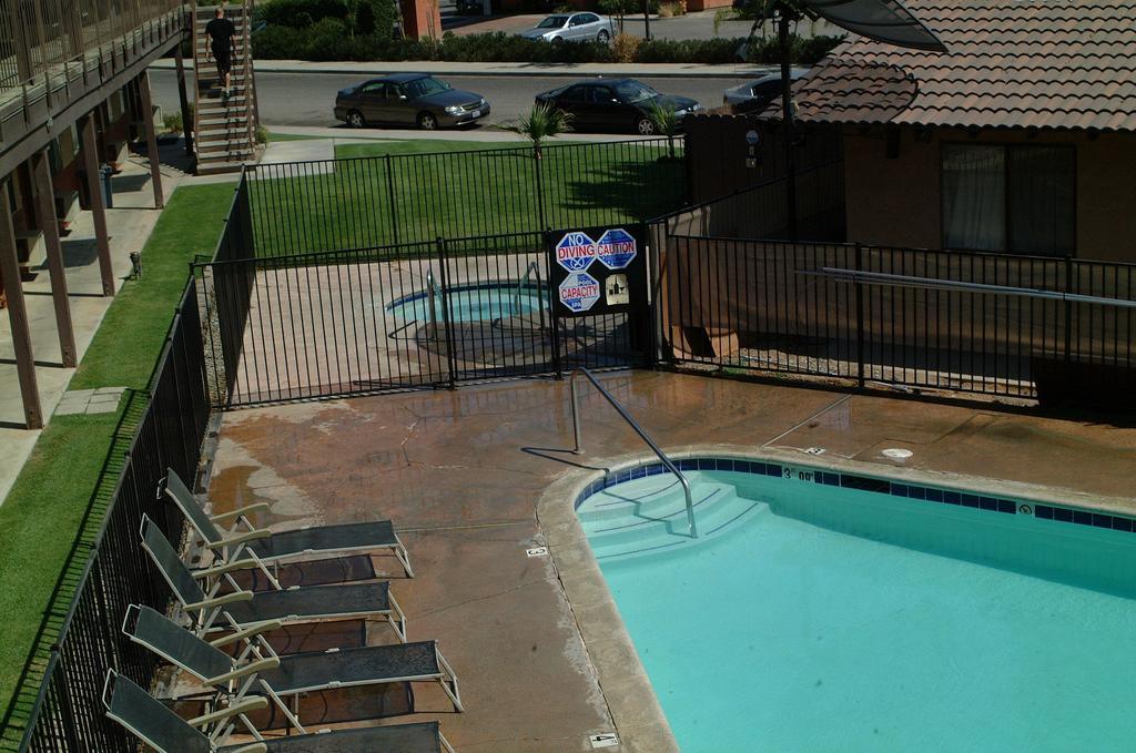 Best Economy Inn & Suites Bakersfield Exteriör bild