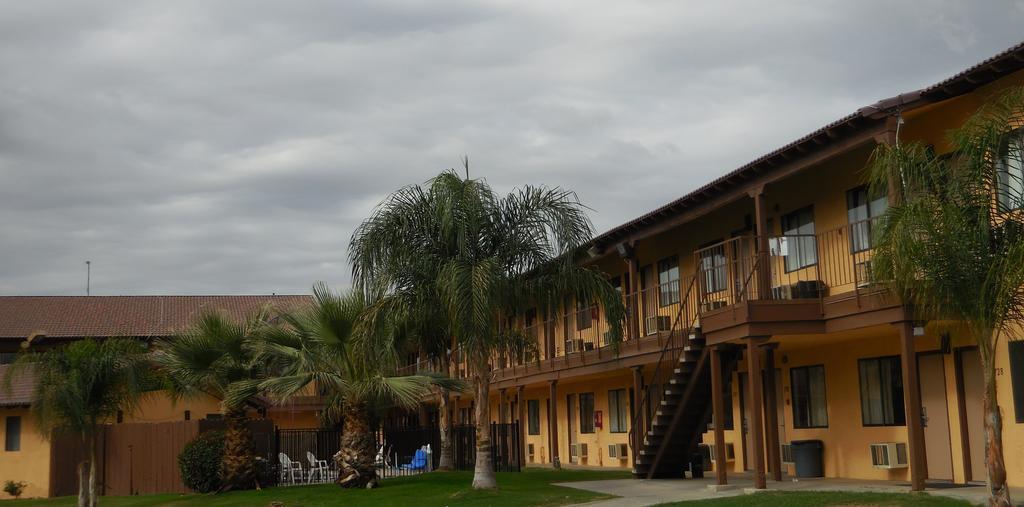 Best Economy Inn & Suites Bakersfield Exteriör bild